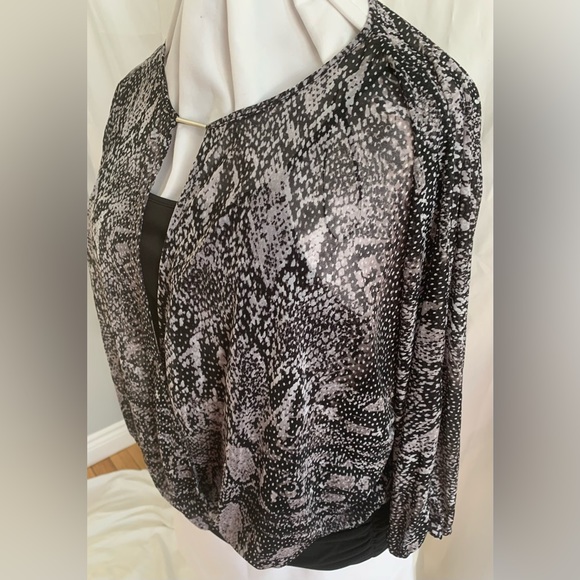 Jennifer Lopez top - Picture 2 of 7